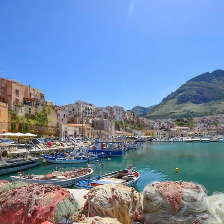 Amazing In Trappeto With Wifi